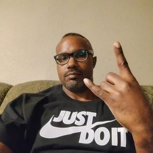 Meet your Posher, Warren